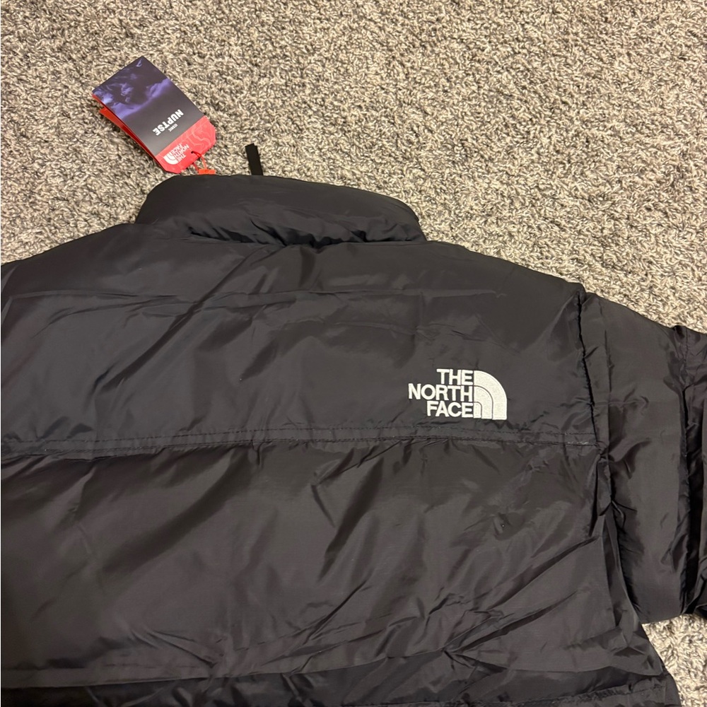 The North Face Black Insulated Jacket S,M,L - Picture 3 of 4